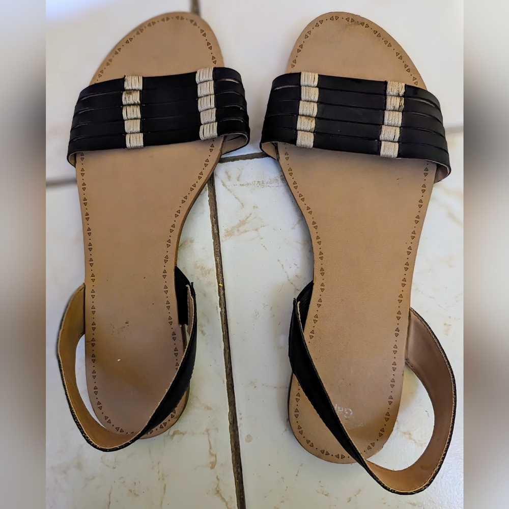 GAP leather sandals - size 10 EUC